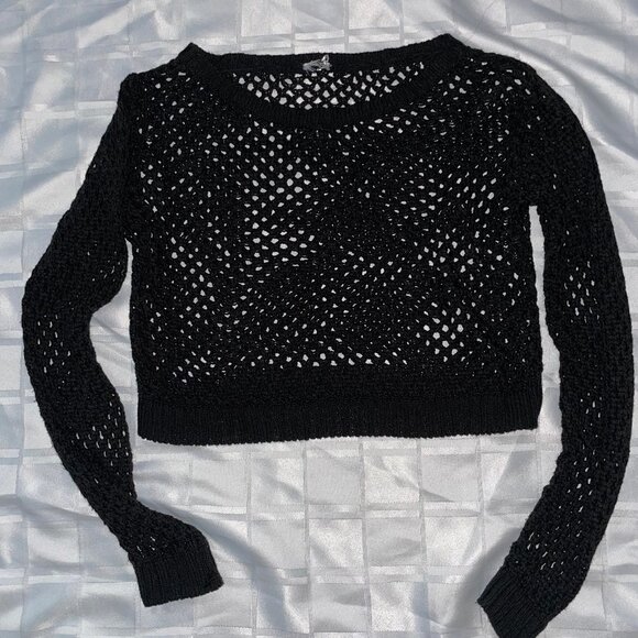🎉 Bundle Deal: 4 for $20! 🎉 mesh cropped sweater - Picture 1 of 5